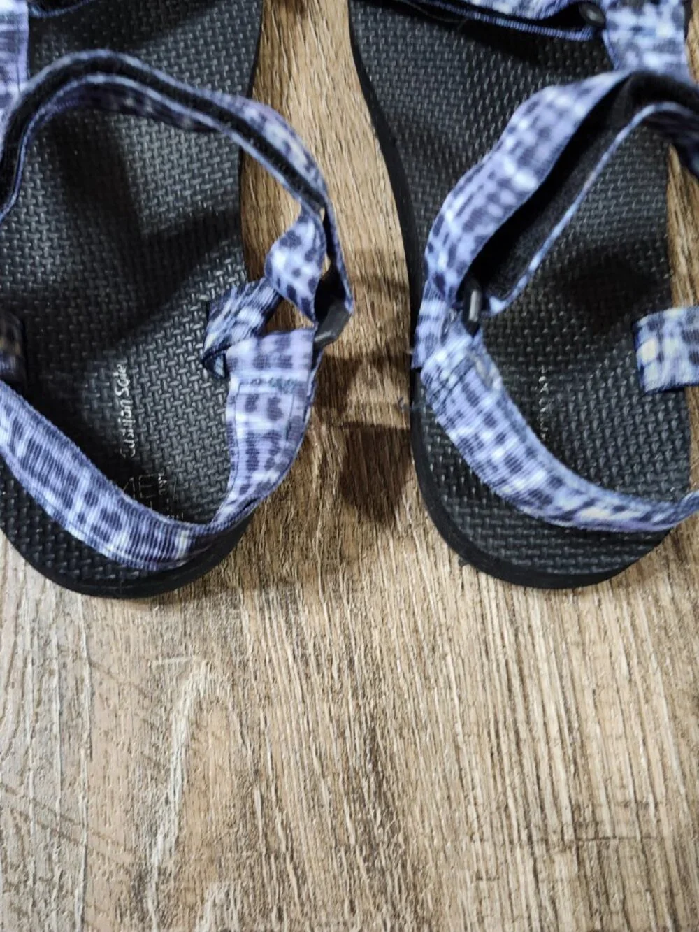 Time and Tru girls sandals